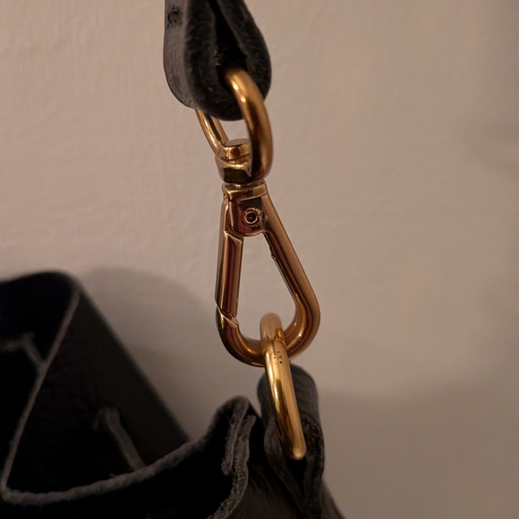 Mark & Graham BLK Leather Drawstring Bucket Bag - Picture 4 of 8